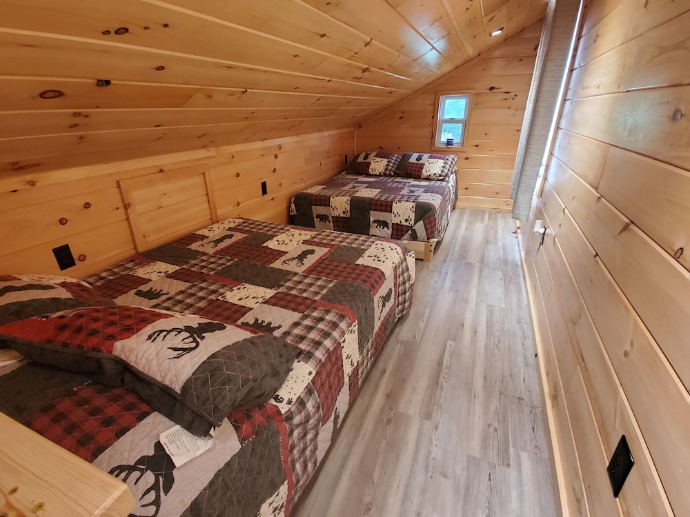 Custom built tiny home/cabin in the Switzerland of Maine (Jackman