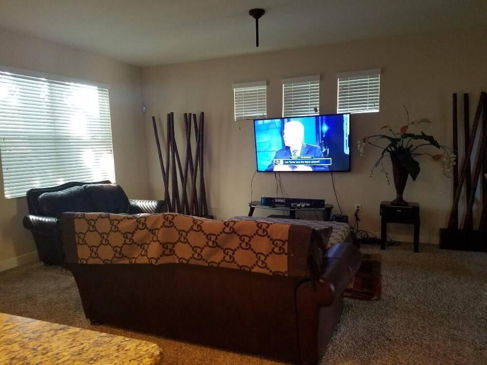 Single family home, nearby beaches, 2 major malls, downtown and cigar bar