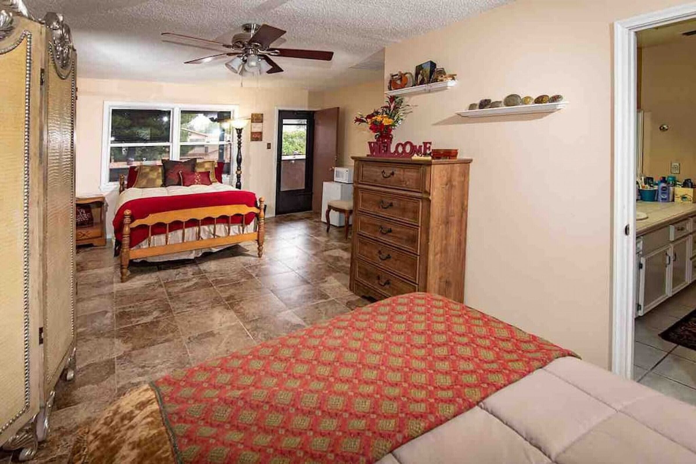 #1 & #2 Alpine Country Club Lofts- Mountain Views! in Fort Stockton, United States