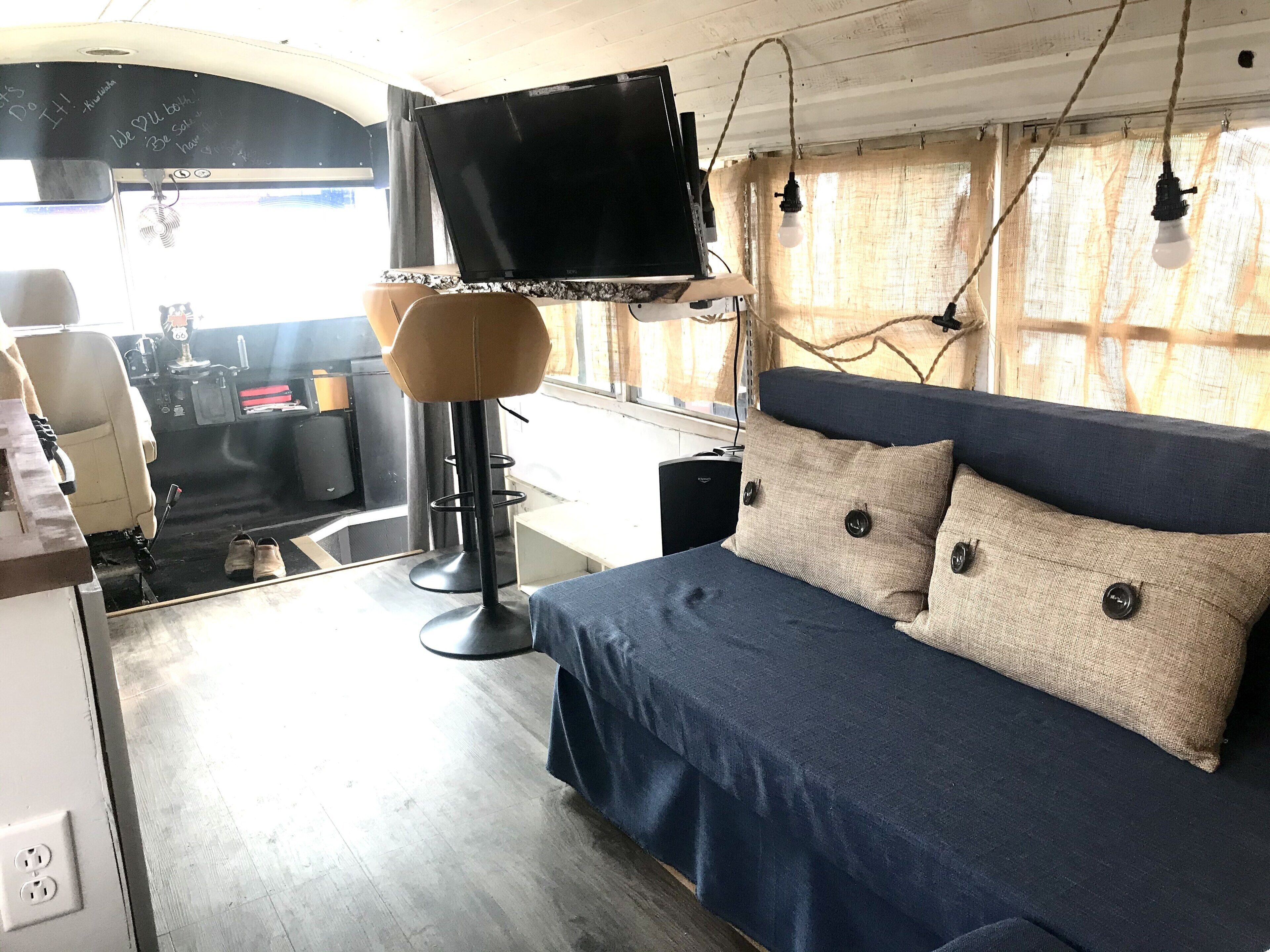 Pipers Bluffton Skoolie - Camping in Style! in Decorah, United States