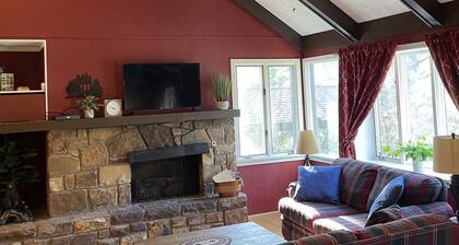 The Glen 60 3 Bedroom Condo by Redawning