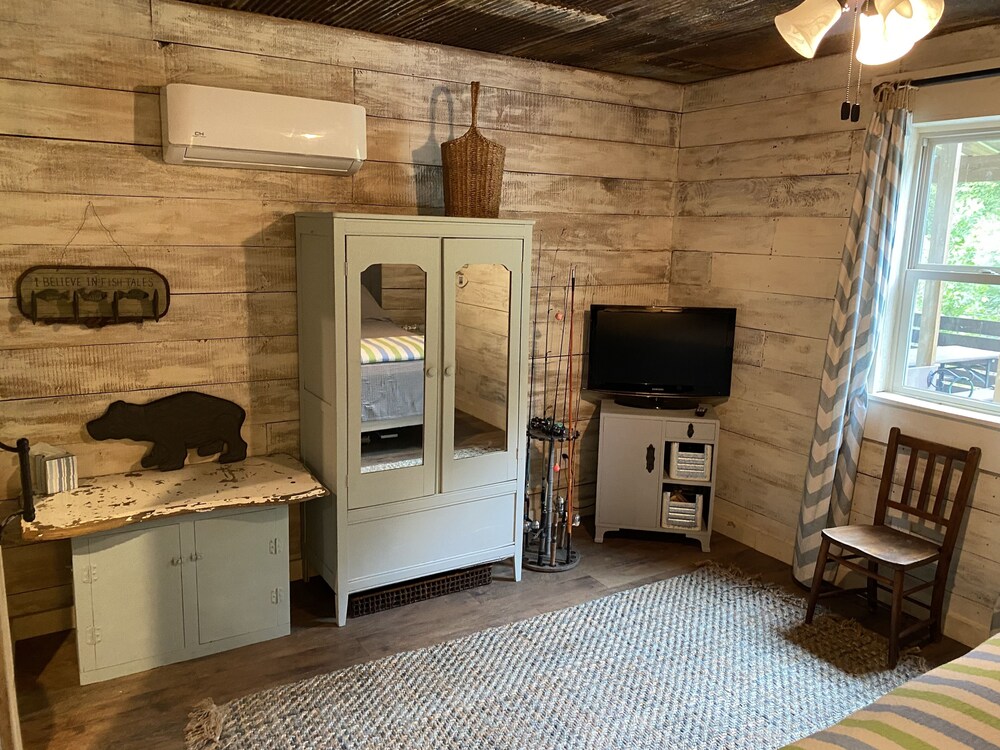 Quiet fishing cottage at Lake Guntersville Langston Vrbo