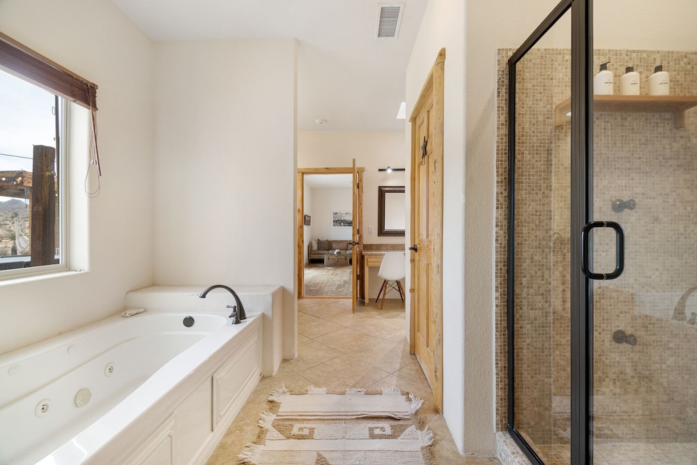 🌵House of the Rising Sun - Enjoy the most SPECTACULAR house w/ Pool, Hot Tub & Dark Skies🌵