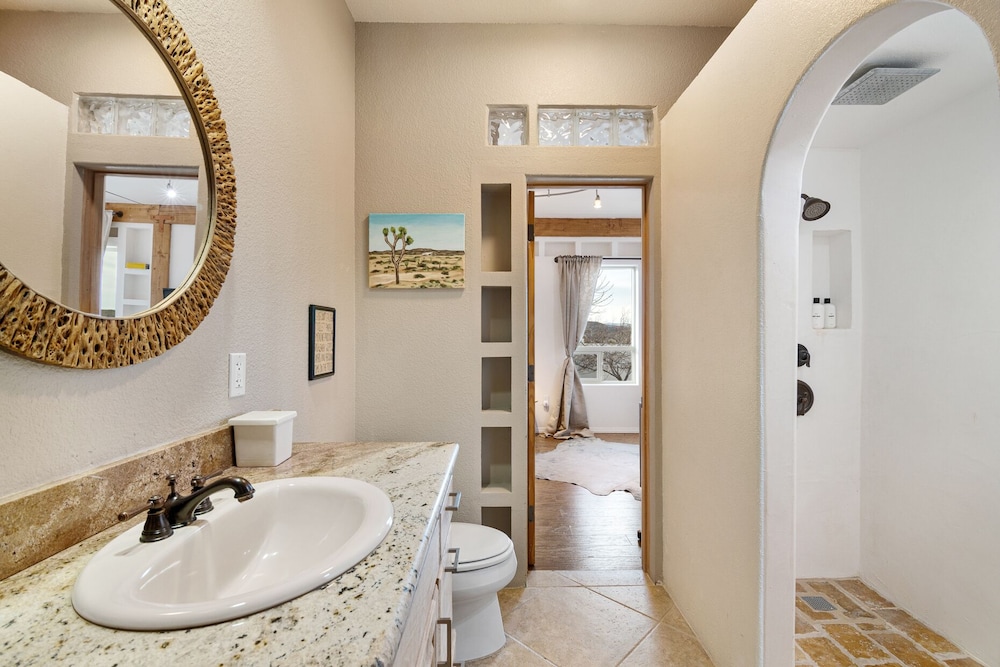 🌵House of the Rising Sun - Enjoy the most SPECTACULAR house w/ Pool, Hot Tub & Dark Skies🌵