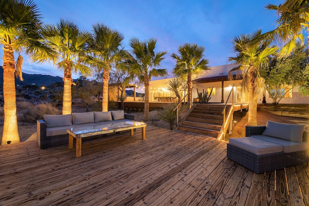 🌵House of the Rising Sun - Enjoy the most SPECTACULAR house w/ Pool, Hot Tub & Dark Skies🌵