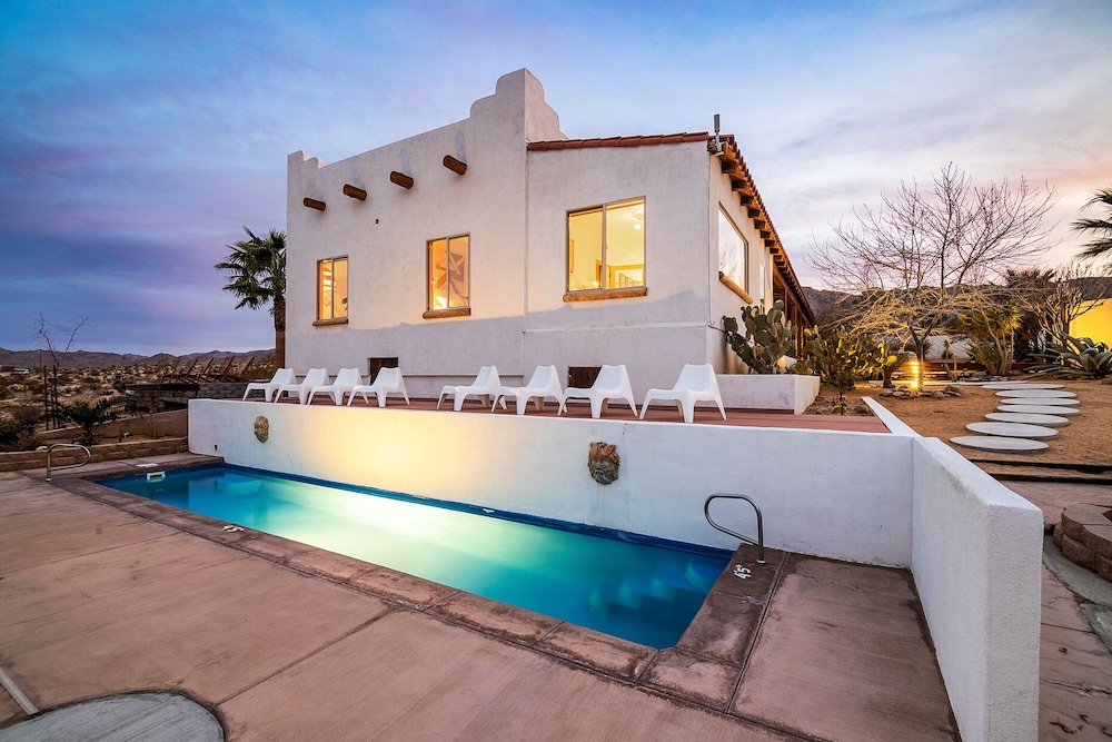 🌵House of the Rising Sun - Enjoy the most SPECTACULAR house w/ Pool, Hot Tub & Dark Skies🌵