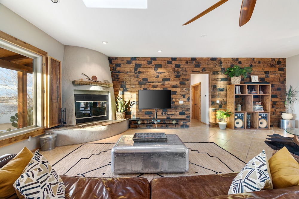 🌵House of the Rising Sun - Enjoy the most SPECTACULAR house w/ Pool, Hot Tub & Dark Skies🌵