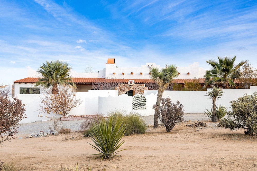 🌵House of the Rising Sun - Enjoy the most SPECTACULAR house w/ Pool, Hot Tub & Dark Skies🌵