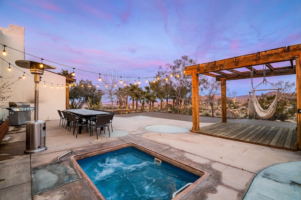 🌵House of the Rising Sun - Enjoy the most SPECTACULAR house w/ Pool, Hot Tub & Dark Skies🌵