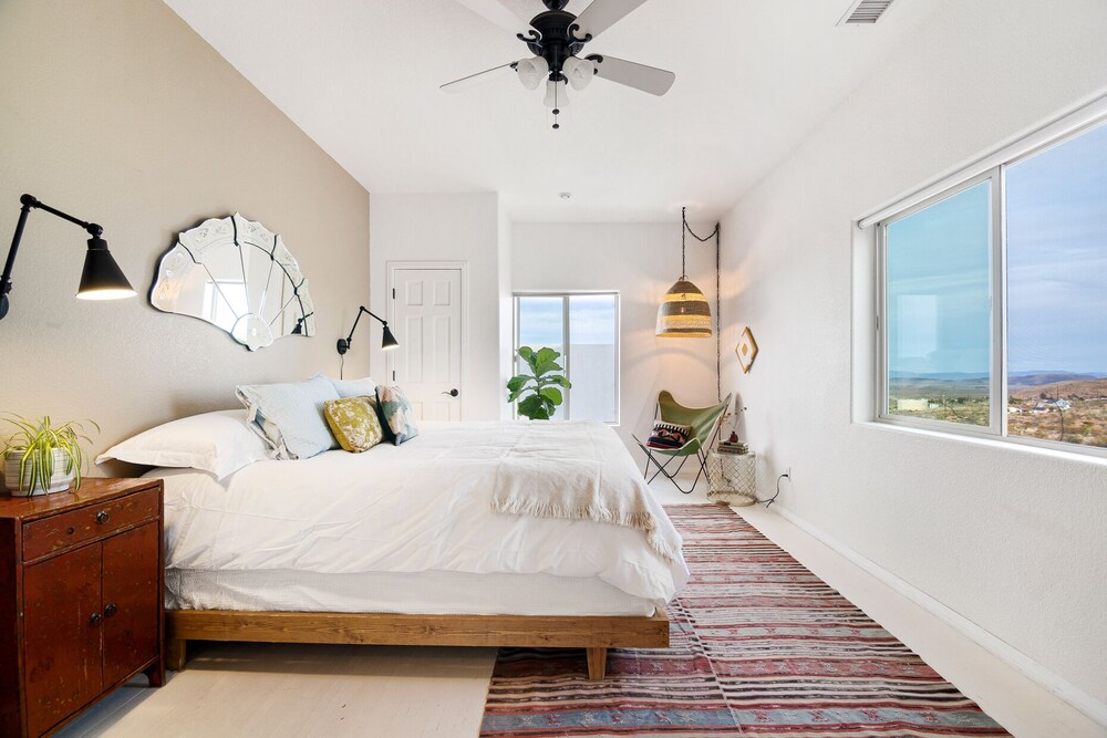 🌵House of the Rising Sun - Enjoy the most SPECTACULAR house w/ Pool, Hot Tub & Dark Skies🌵