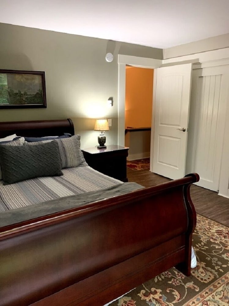 Countrystyle 3 bedroom, 2.5 bath condo in Quechee, Vermont Hartford