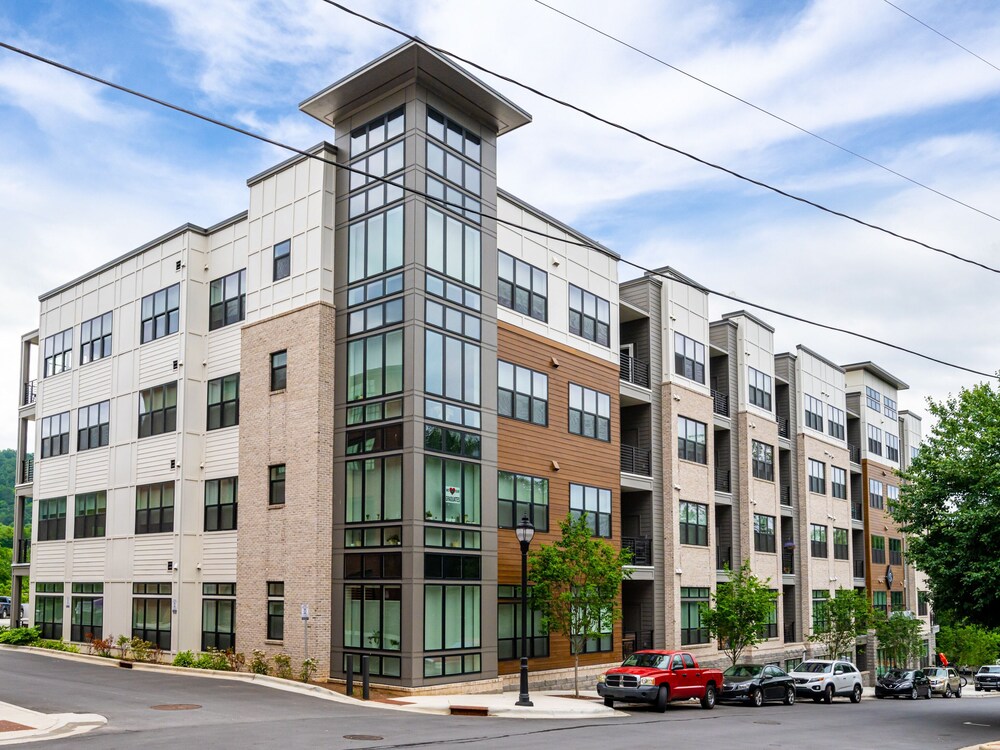 Luxury Boutique Condo in the ❤ of Downtown Asheville