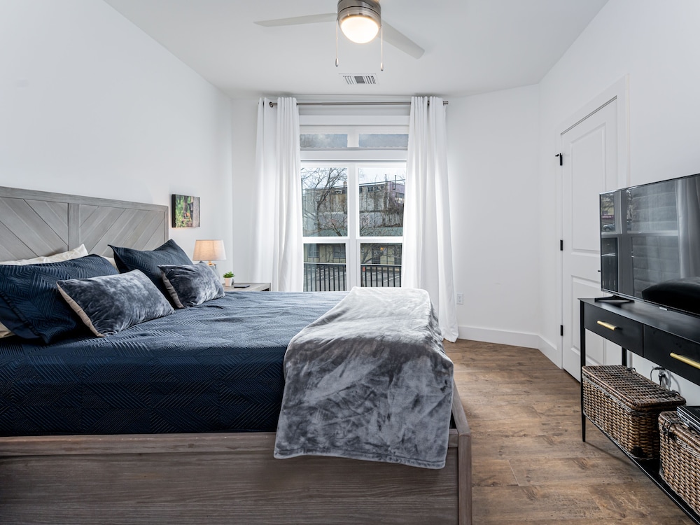 Luxury Boutique Condo in the ❤ of Downtown Asheville