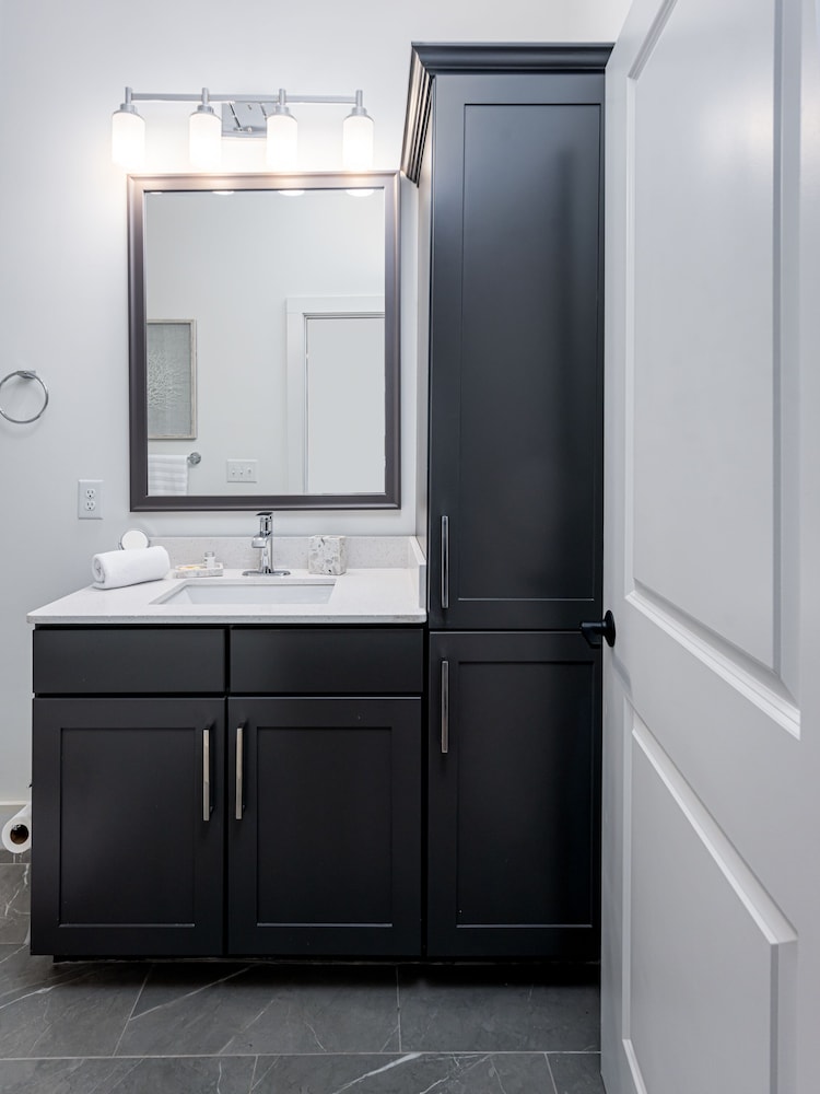 Luxury Boutique Condo in the ❤ of Downtown Asheville