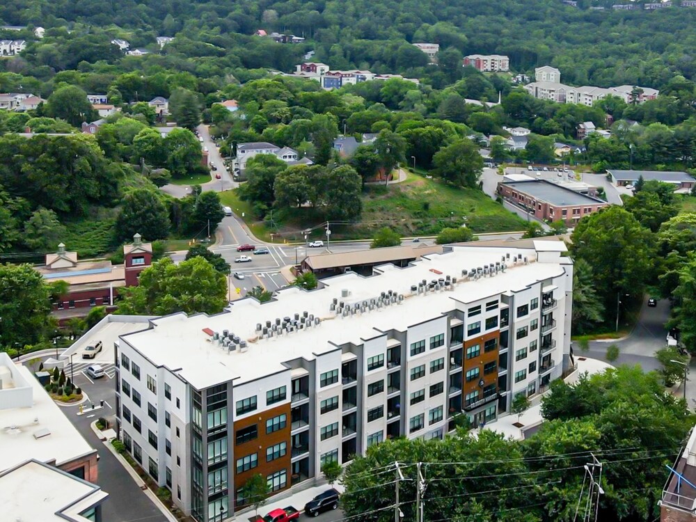Luxury Boutique Condo in the ❤ of Downtown Asheville