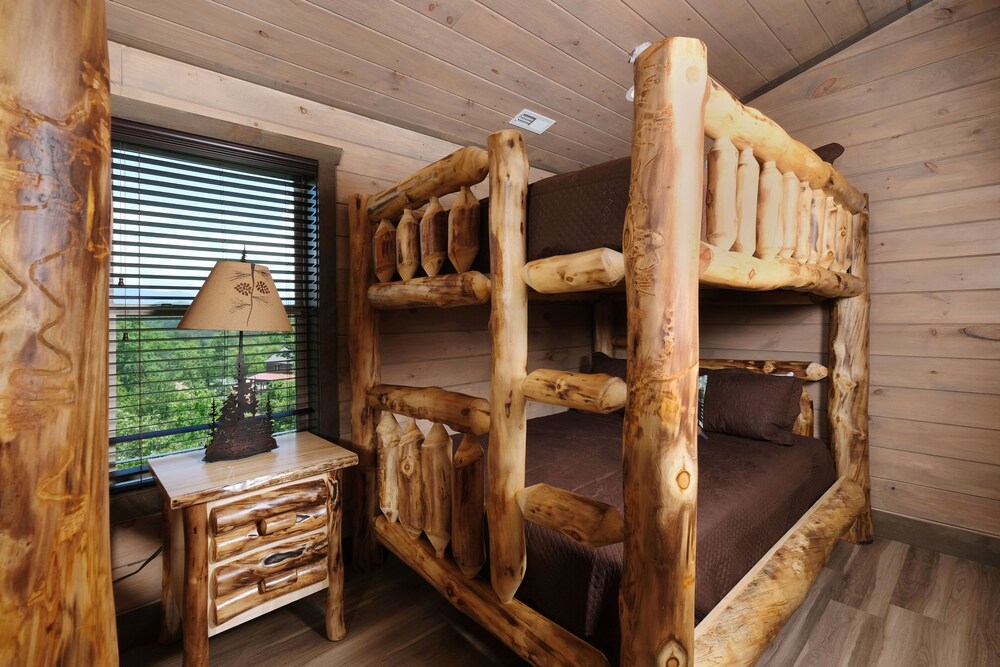 Hibernation Hideaway | NEWLY built cabin, complete with a private pool & chic interior!