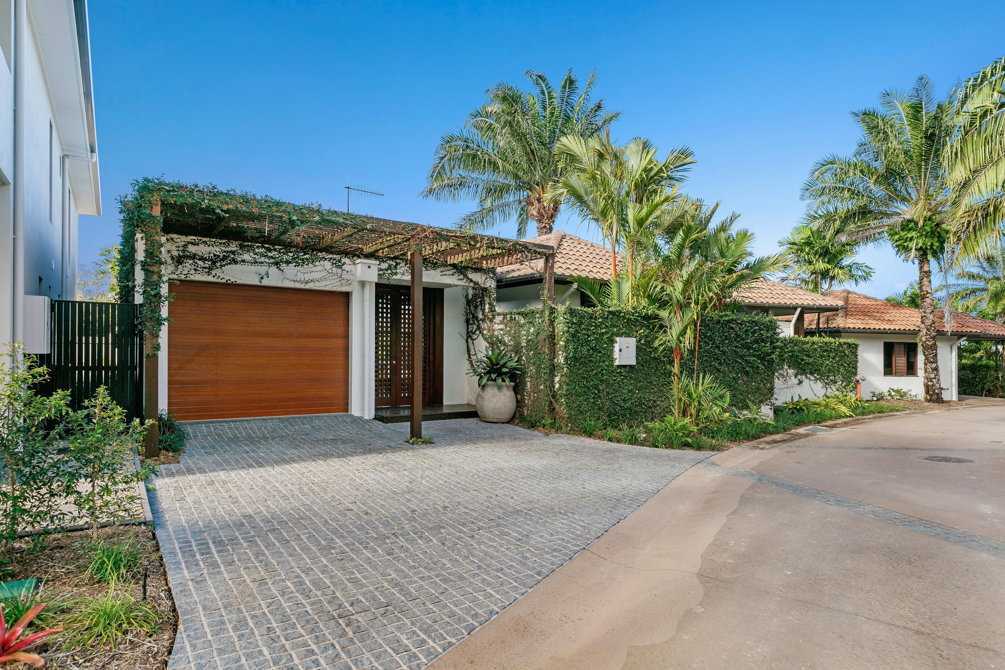 ESPRIT 2 LUXURY RETREAT