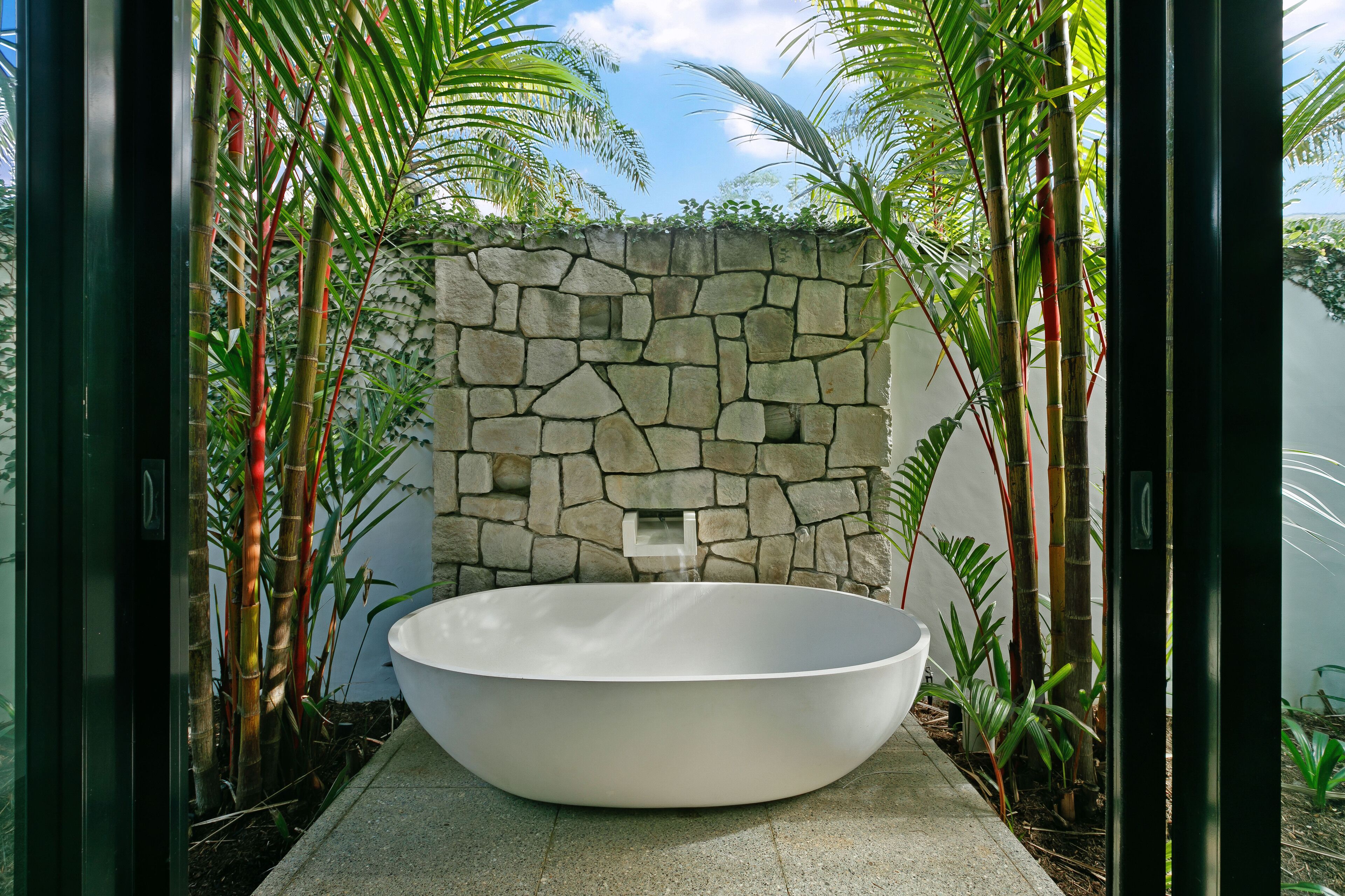 ESPRIT 2 LUXURY RETREAT