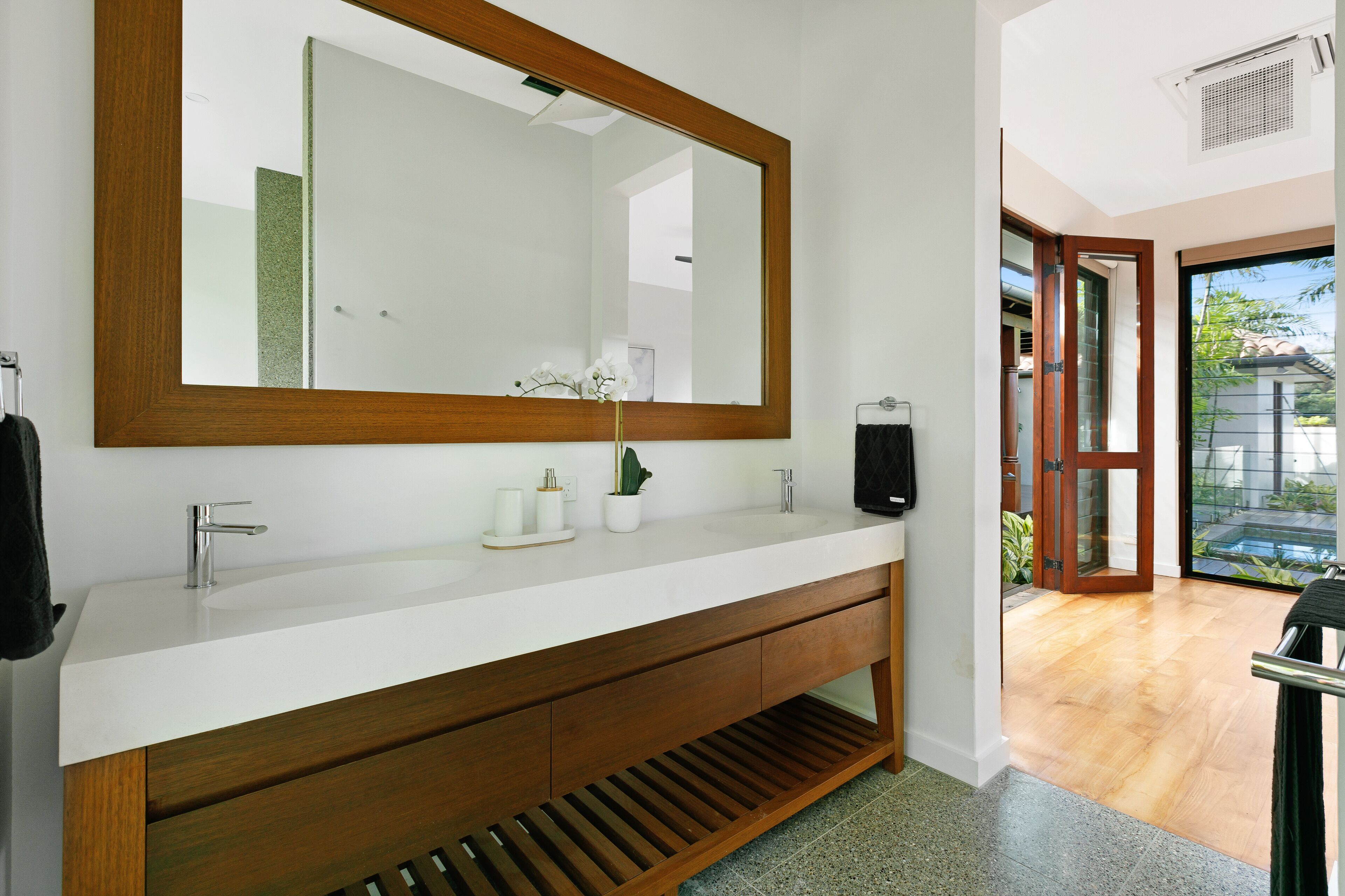 ESPRIT 2 LUXURY RETREAT