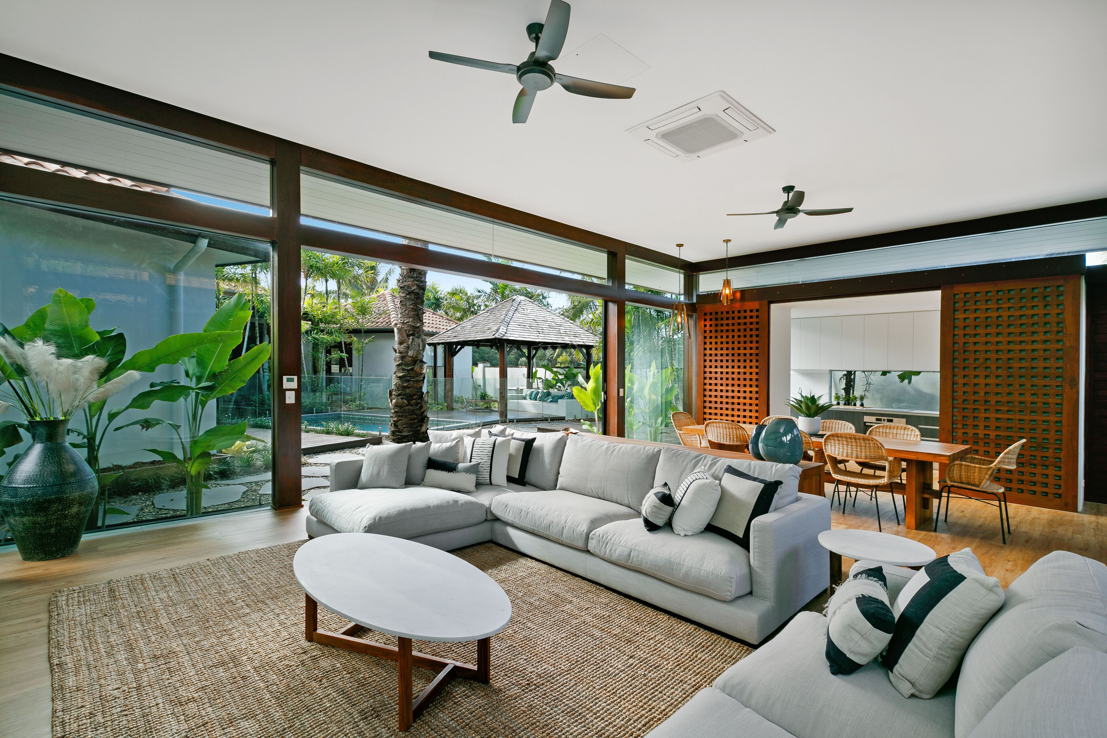 ESPRIT 2 LUXURY RETREAT