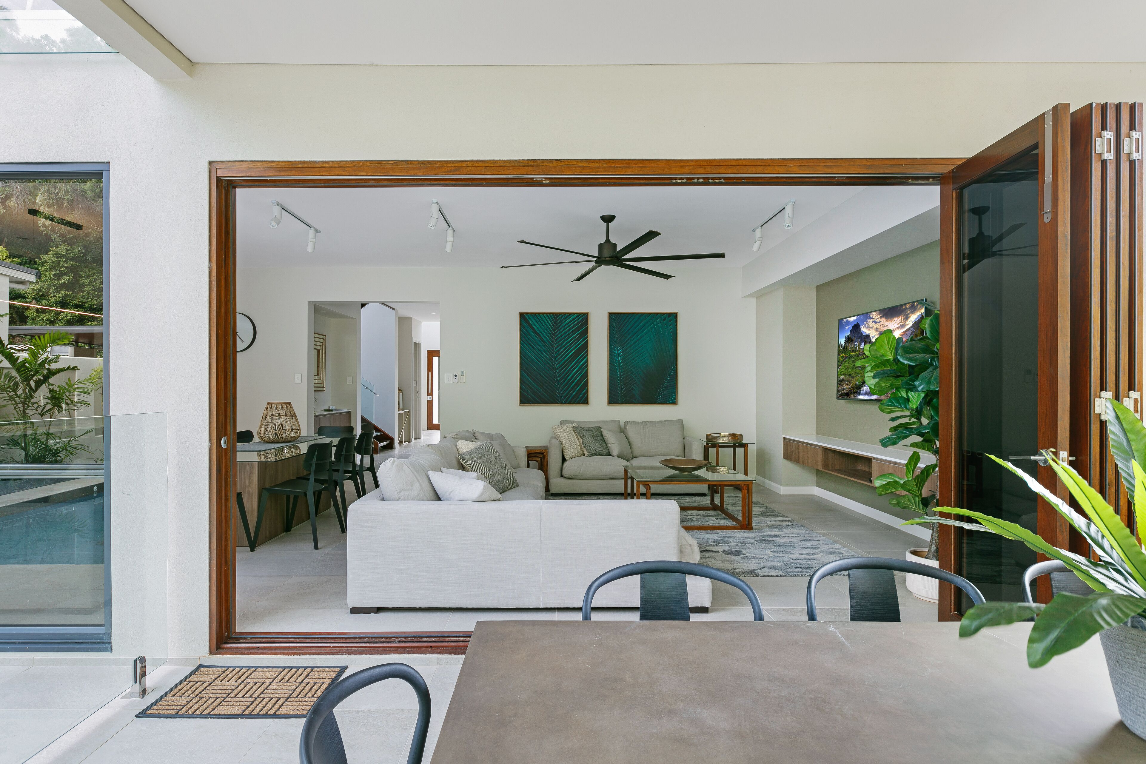 ESPRIT 11 LUXURY RETREAT