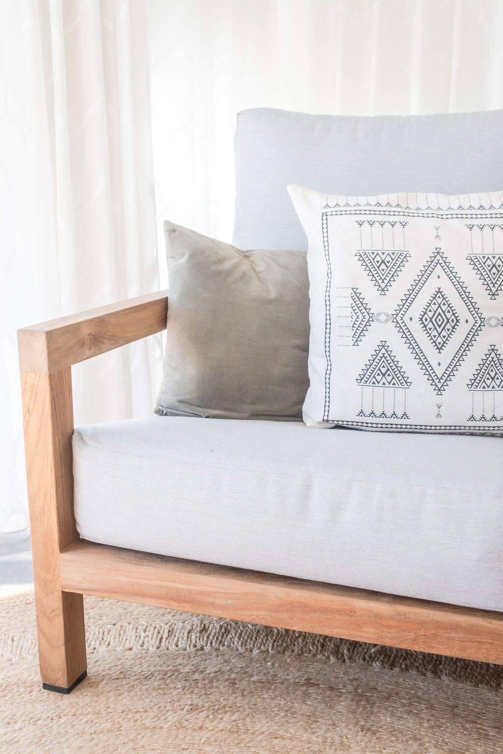 ? Buddina Beach House Water Views? Enjoy the Beach, Pool or Bring the Boat ?