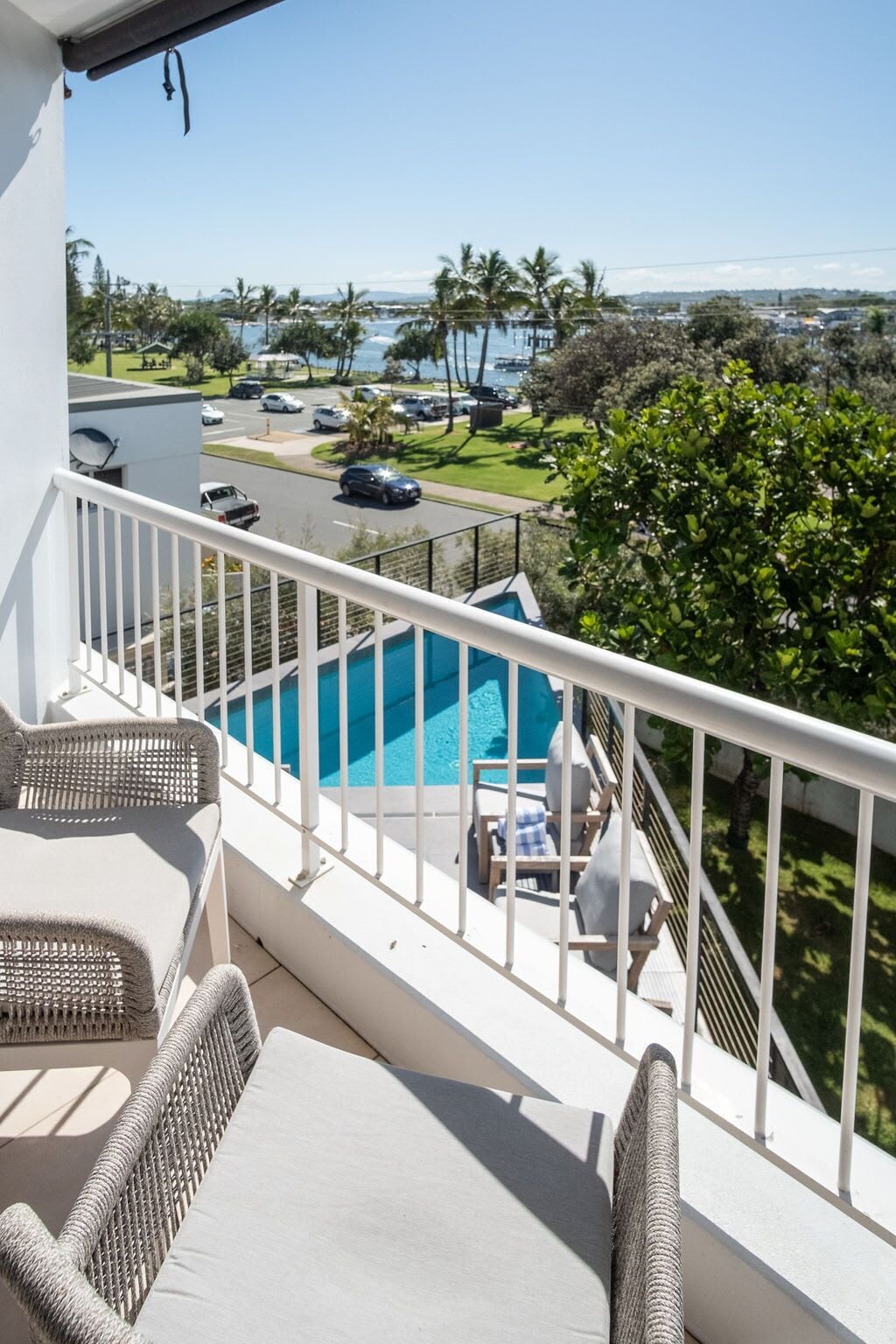 ? Buddina Beach House Water Views? Enjoy the Beach, Pool or Bring the Boat ?