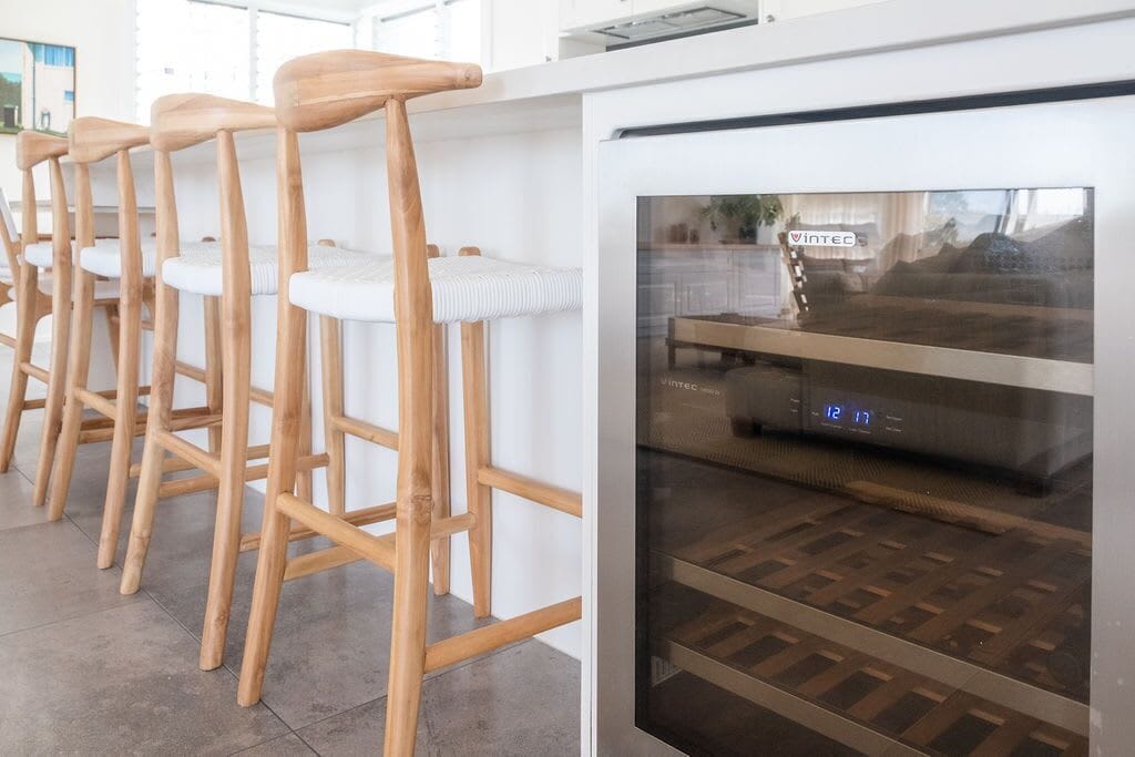 ? Buddina Beach House Water Views? Enjoy the Beach, Pool or Bring the Boat ?