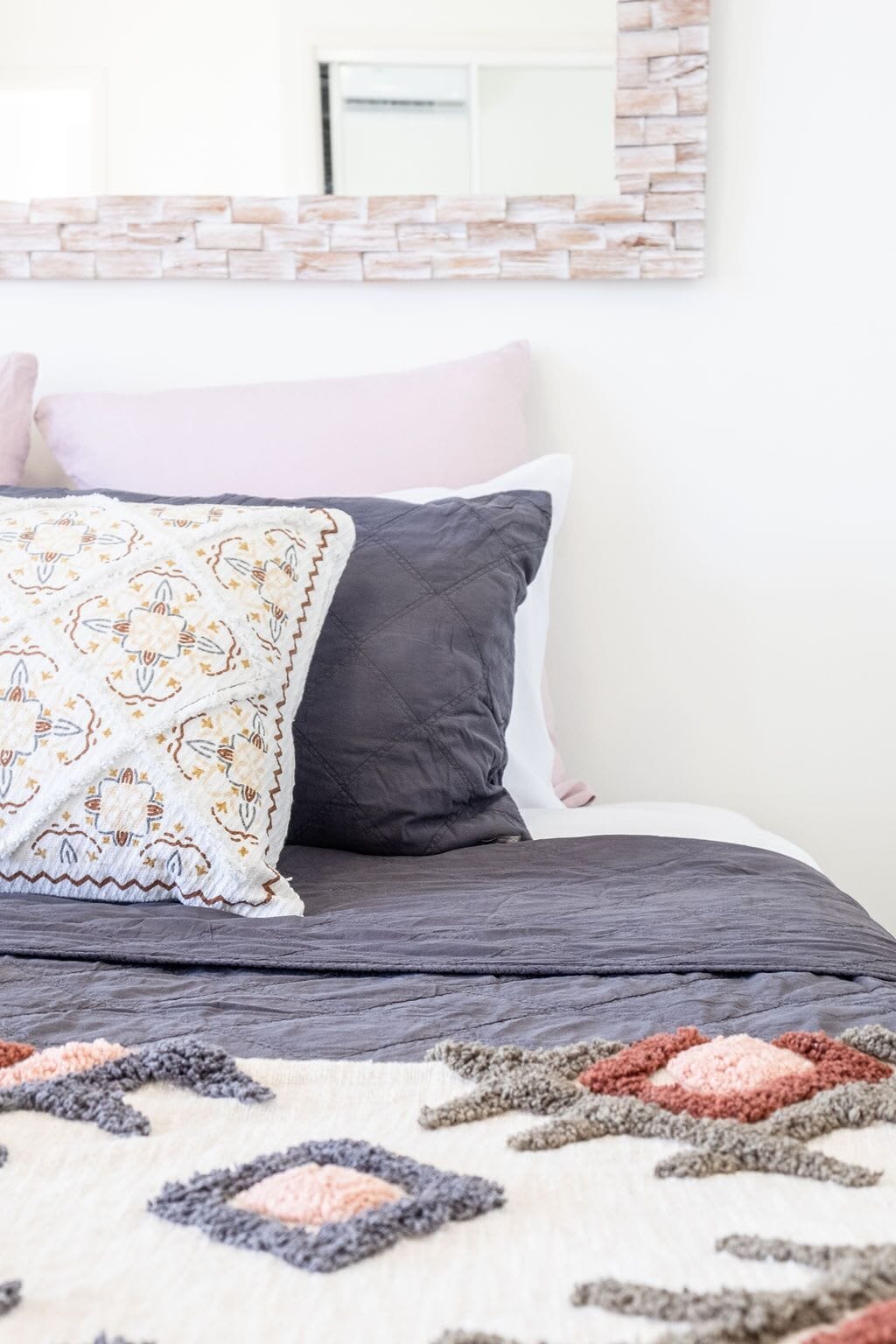 ? Buddina Beach House Water Views? Enjoy the Beach, Pool or Bring the Boat ?