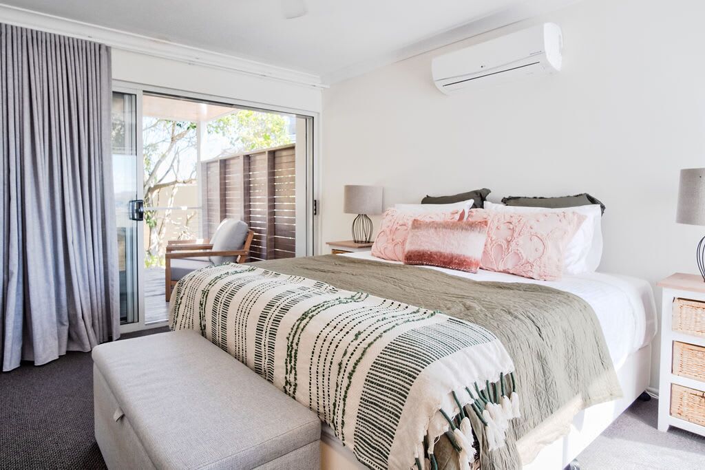 ? Buddina Beach House Water Views? Enjoy the Beach, Pool or Bring the Boat ?