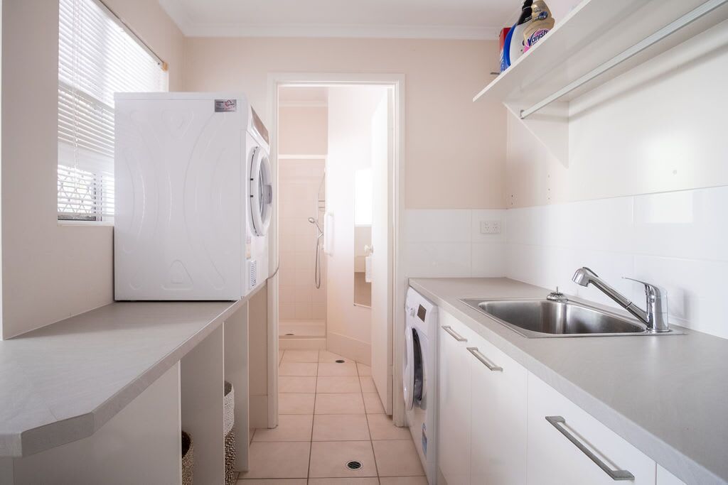 ? Buddina Beach House Water Views? Enjoy the Beach, Pool or Bring the Boat ?