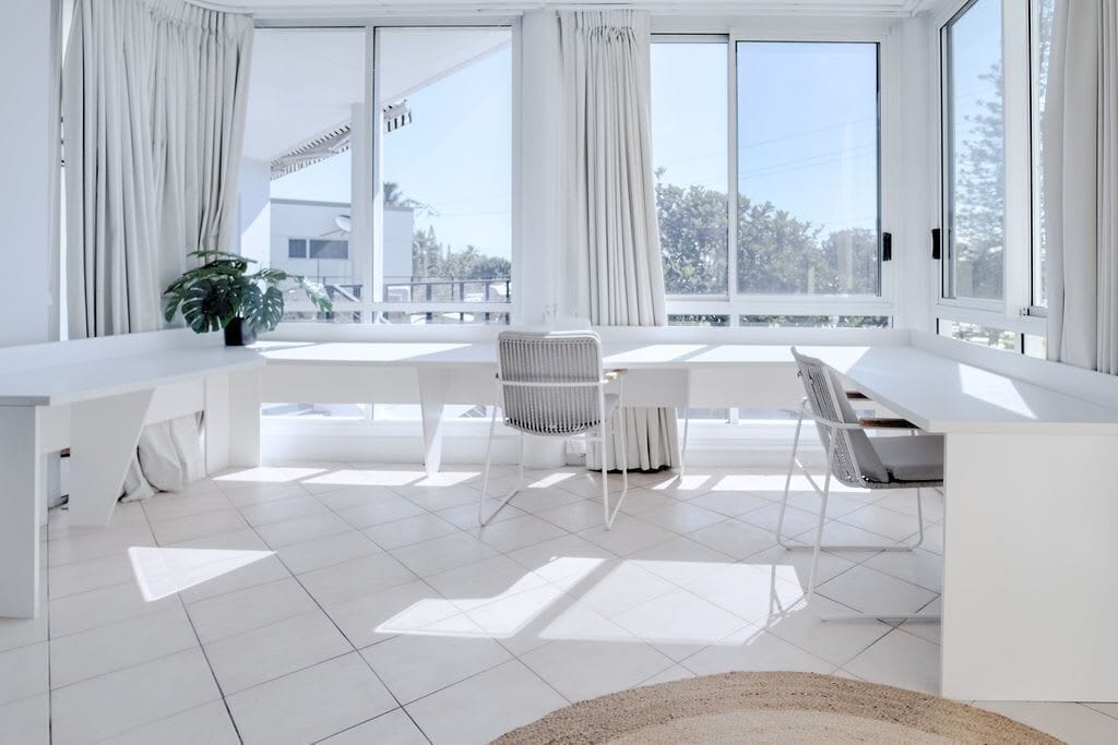 ? Buddina Beach House Water Views? Enjoy the Beach, Pool or Bring the Boat ?