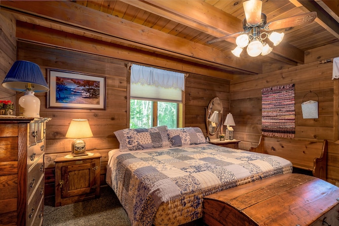 Rustic, cozy log home vacation retreat near Sister Bay.: 2022 ...
