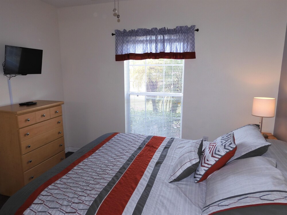 Shaboo's Villa, Perfect Vacation Home, ALWAYS FUN! Lake Wilson Preserve Vrbo