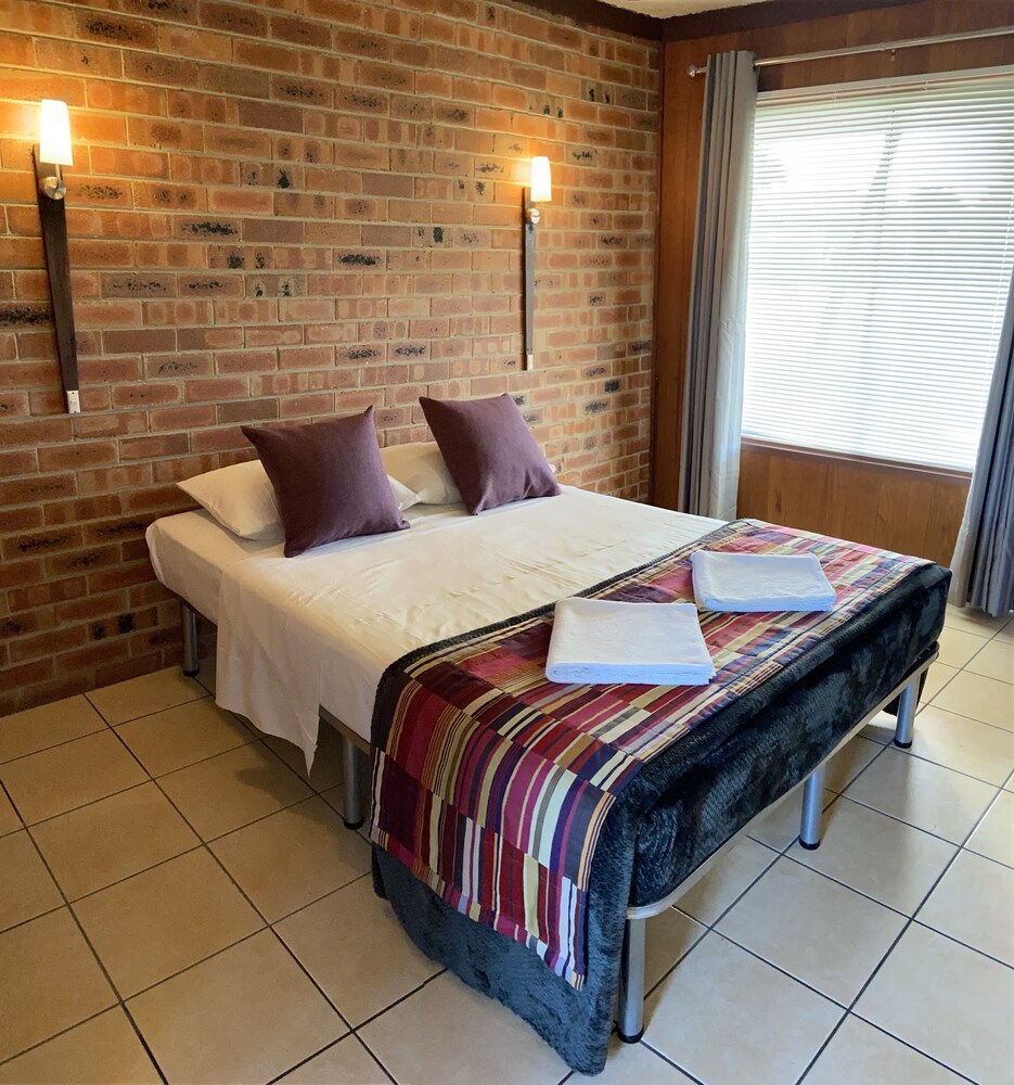 Proserpine Motor Lodge in Proserpine Best Rates & Deals on Orbitz