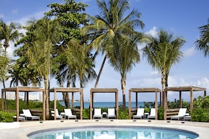 4 outdoor pools, open 7:00 AM to 9:00 PM, sun loungers