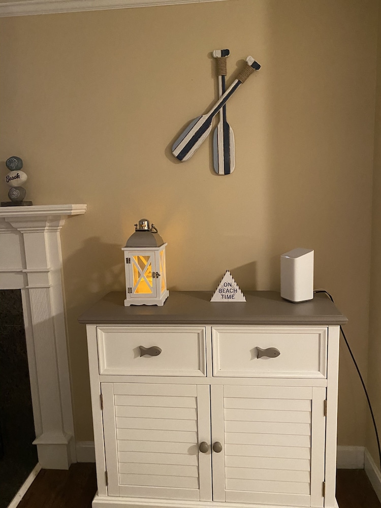 Family friendly home 1.5 miles to Craigville Beach (Beach pass Inc