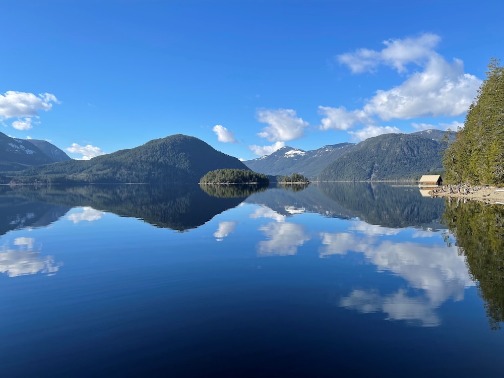 Floating Cabin Great Central Lake Vancouver Island in Port Alberni