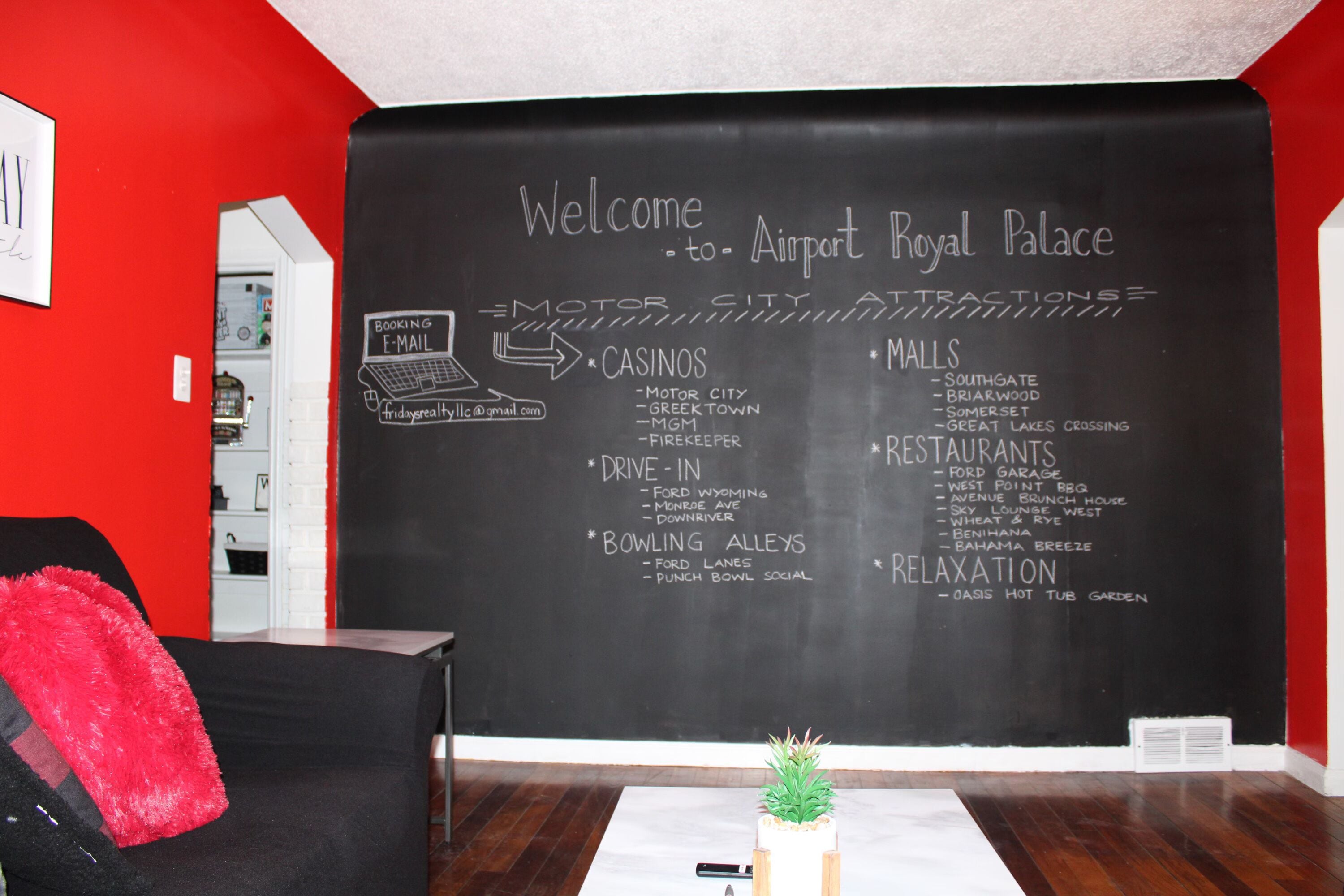 Airport Royal Palace in Detroit, United States