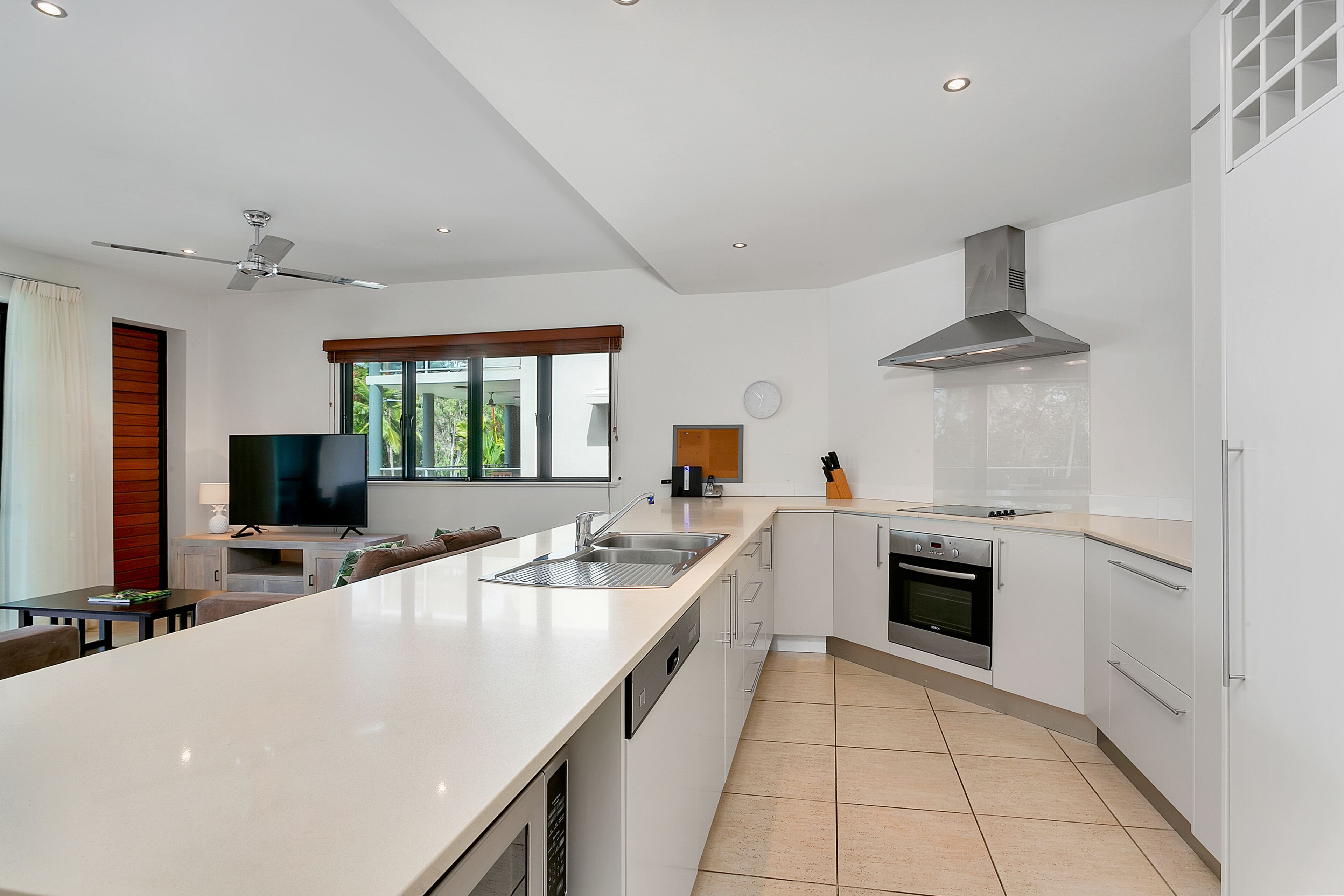 Beachfront Apartment with Ocean View - 4