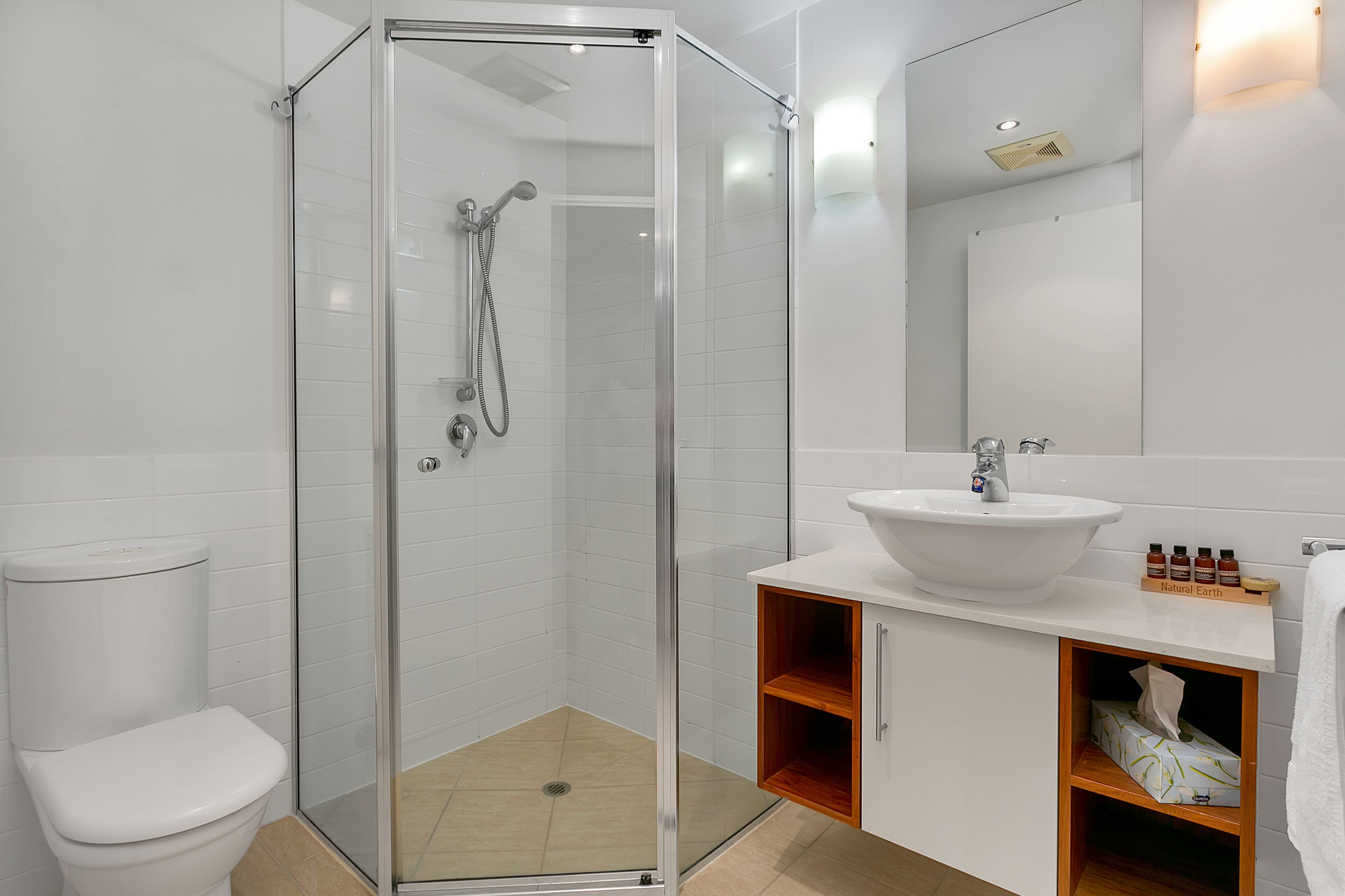 Beachfront Apartment with Ocean View - 4