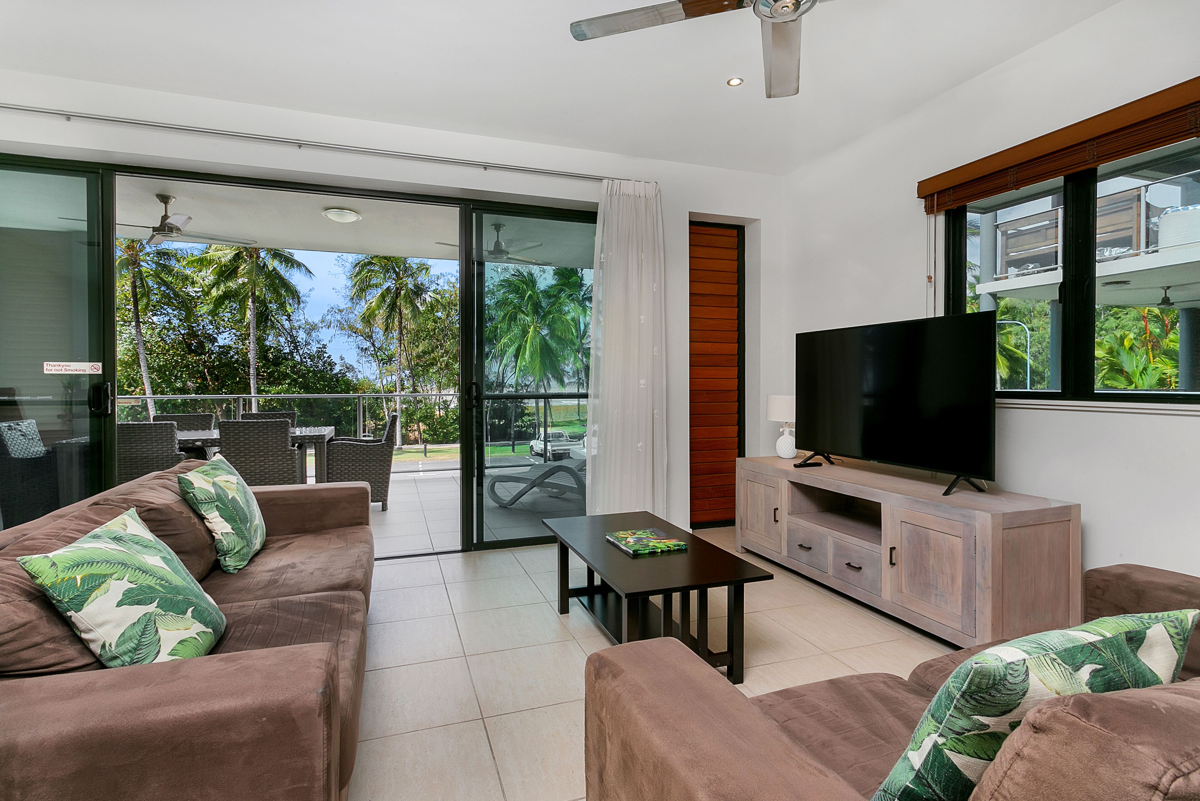 Beachfront Apartment with Ocean View - 4