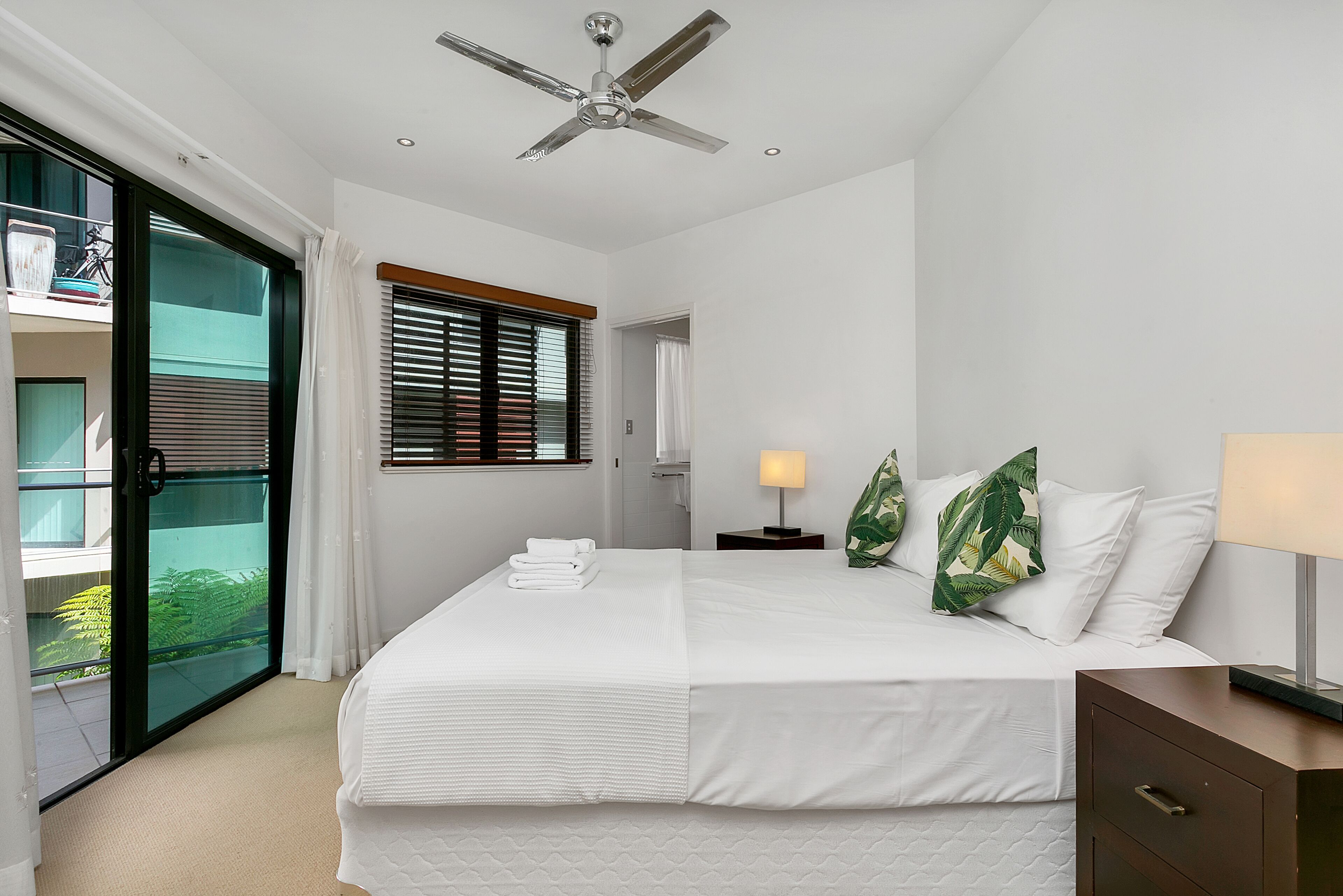 Beachfront Apartment with Ocean View - 4