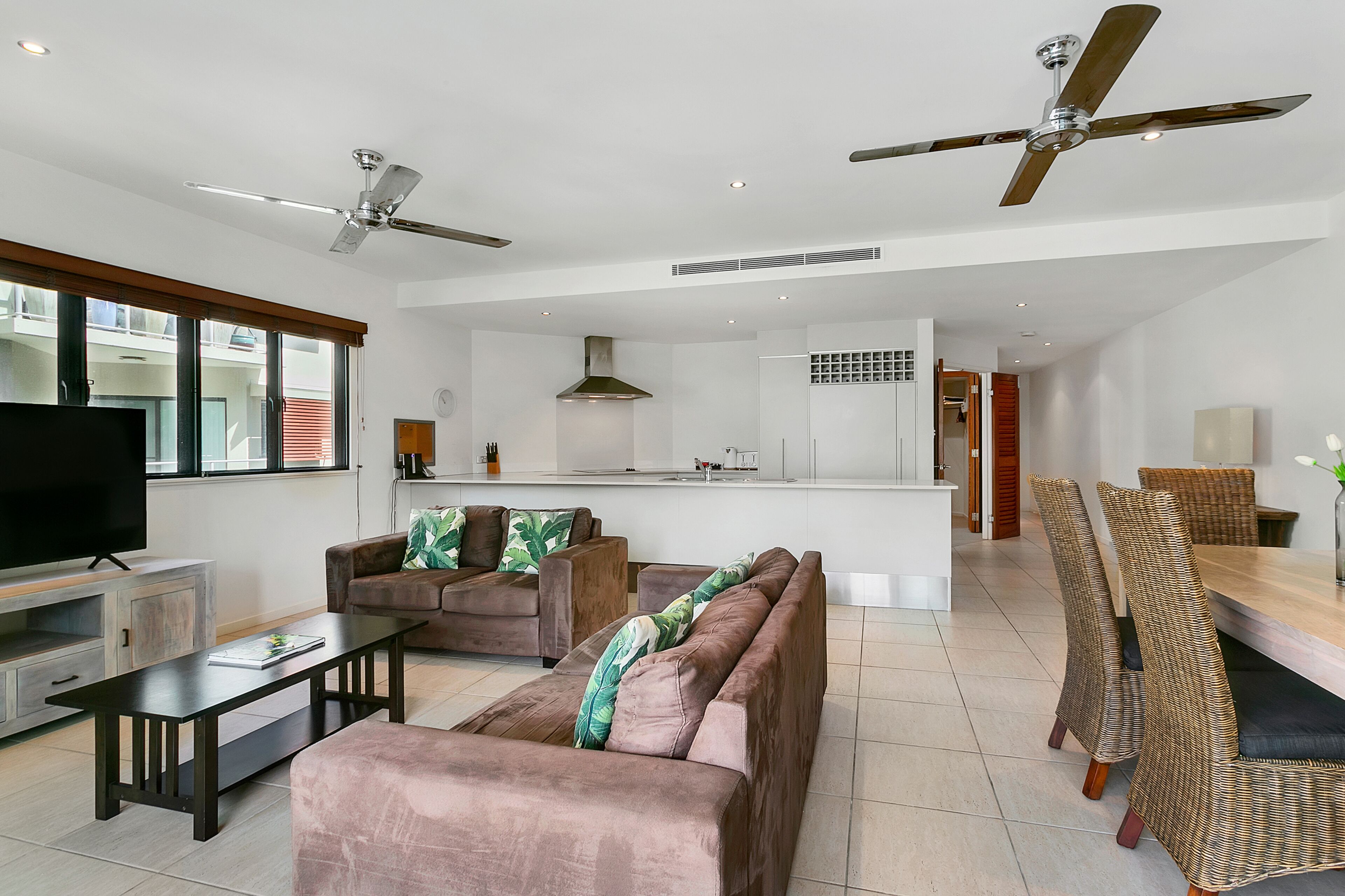 Beachfront Apartment with Ocean View - 4