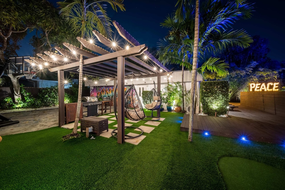 Miami Love&Peace Oasis🏝 Pool, Mini Golf⛳️ Basketball Hoop