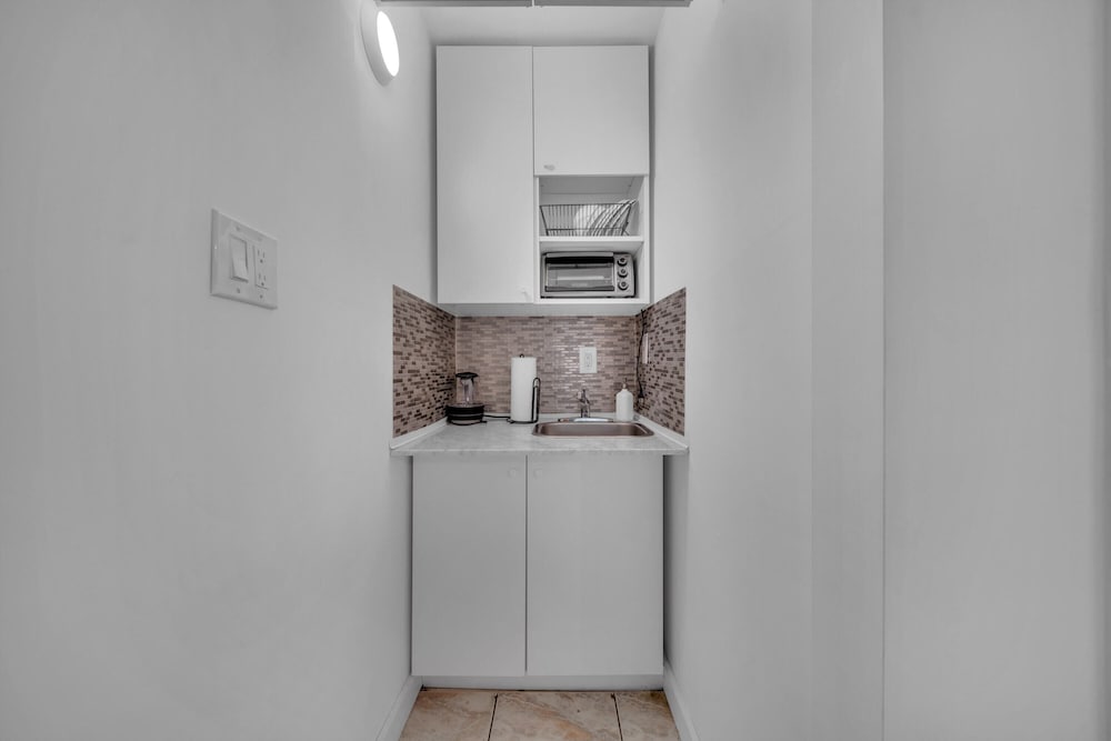 Miami Love&Peace Oasis🏝 Pool, Mini Golf⛳️ Basketball Hoop