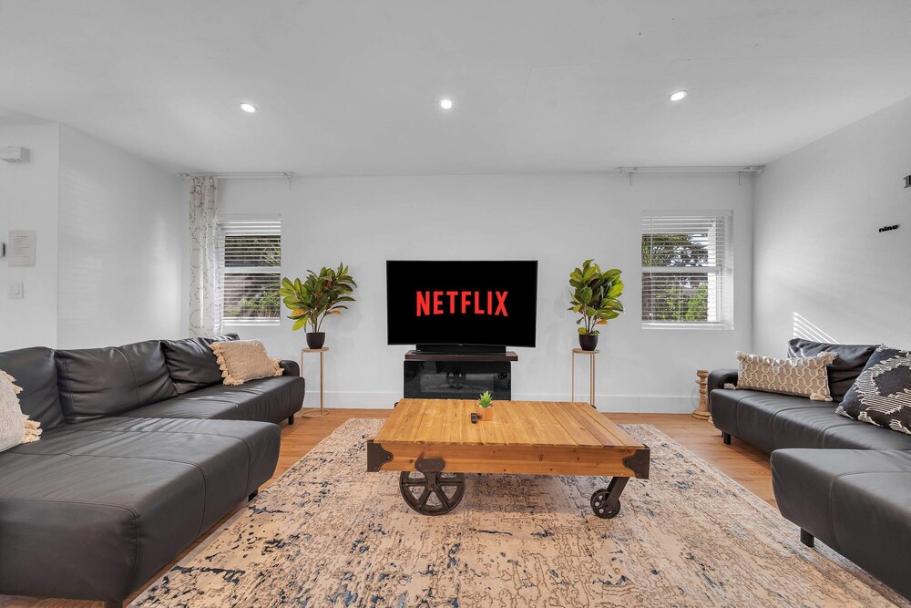 Miami Love&Peace Oasis🏝 Pool, Mini Golf⛳️ Basketball Hoop