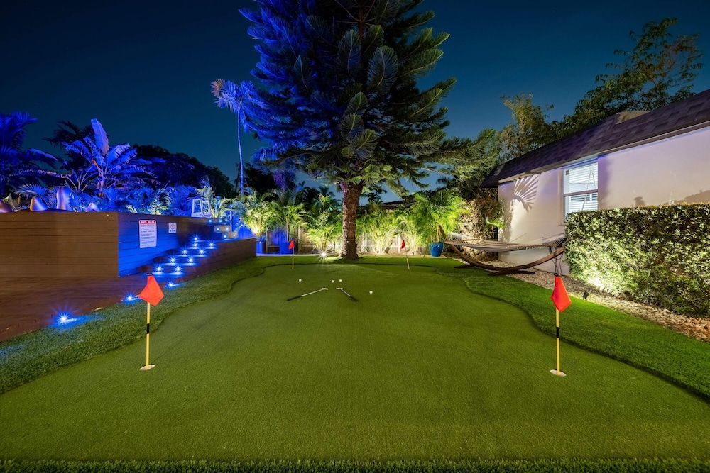 Miami Love&Peace Oasis🏝 Pool, Mini Golf⛳️ Basketball Hoop