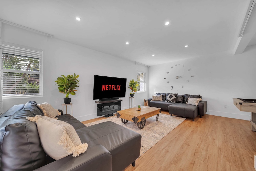 Miami Love&Peace Oasis🏝 Pool, Mini Golf⛳️ Basketball Hoop