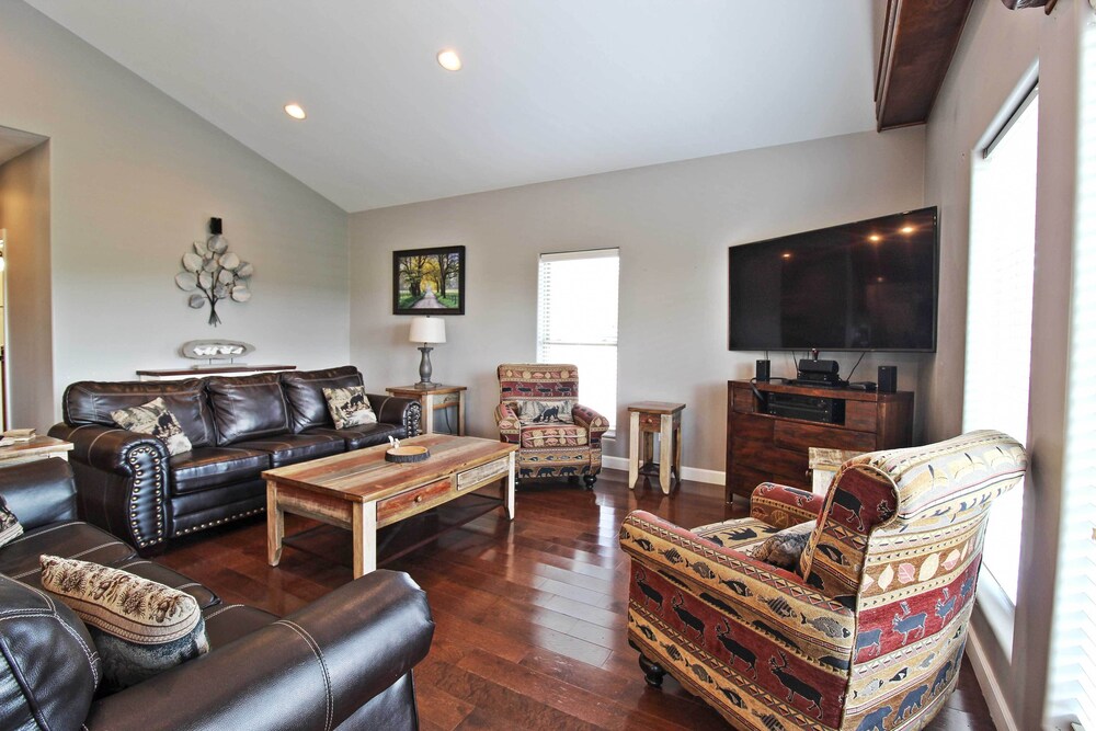 NEW! Pet-Friendly Retreat w/ Game Room & Mtn Views